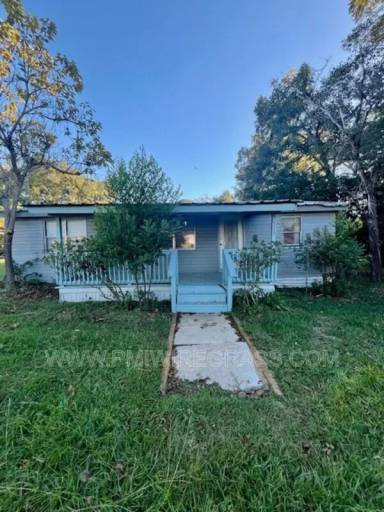 Main picture of 303 W Church St