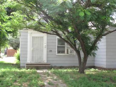 Main picture of 1701 S Lipscomb St