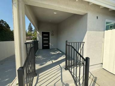 Main picture of 7043 Saranac St