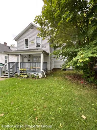 Main picture of 321 W 8th St