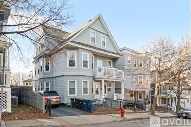 Main picture of 17 Dow St