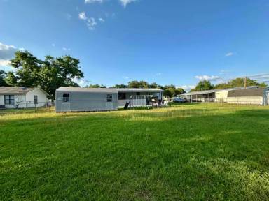 Main picture of 265 Waterview Dr
