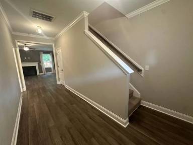 Main picture of 809 Shadowlawn Dr