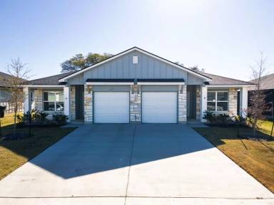 Main picture of 910 Wax Myrtle Ct