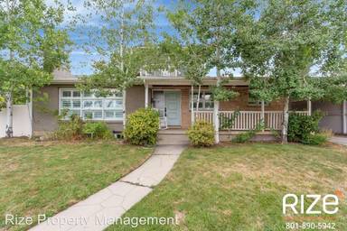 Main picture of 2435 S Wilshire Dr