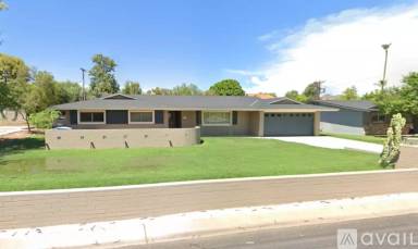 Main picture of 2116 E Solano Dr