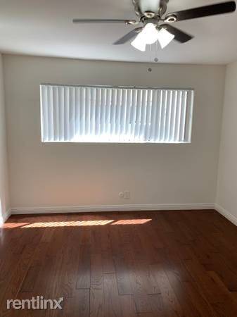 Main picture of 632 N Manhattan Pl