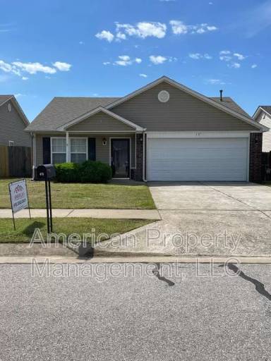 Main picture of 32 W Fairlane Ct