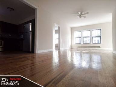 Main picture of 620-30 W Cornelia Ave