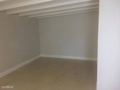 Main picture of 15100 SW 89th Ave