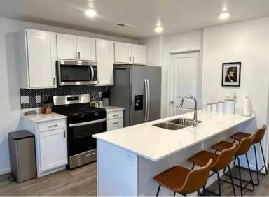 Main picture of 3223 E Elkhorn Ln