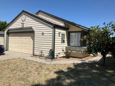 Main picture of 3325 Bellflower Dr