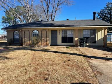 Main picture of 4861 Lilac Cir