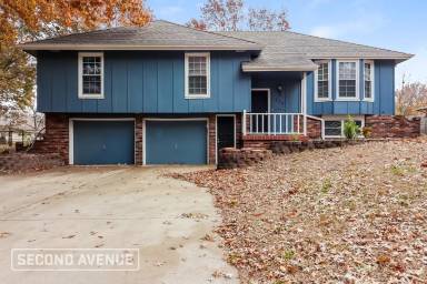 Main picture of 111 N Park Dr