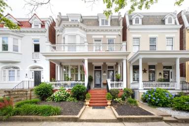Main picture of 2713 W Grace St