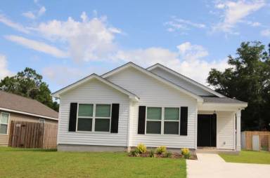 Main picture of 76 Evans Ave