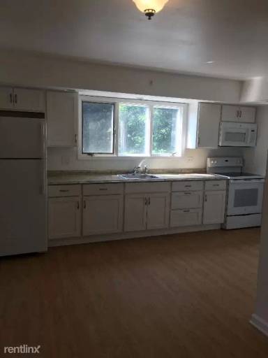Main picture of 1042 Main St