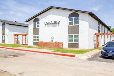 Main picture of 917 24th Ave SW