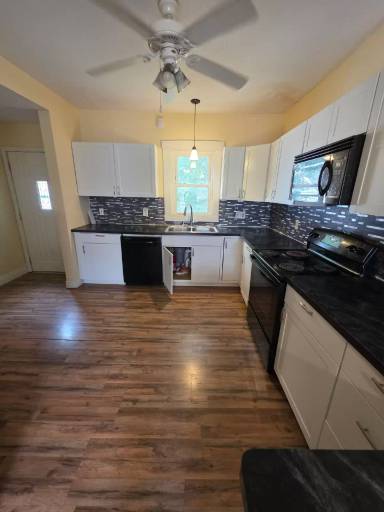 Main picture of 1292 30th St NE