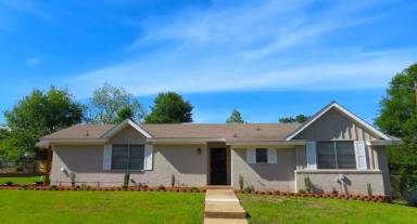 Main picture of 2206 Debby Ln