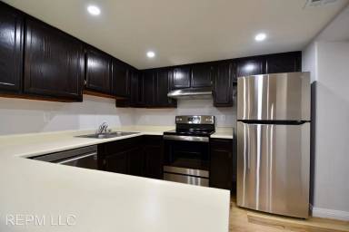 Main picture of Lakeview