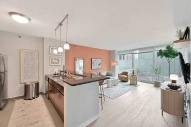 Main picture of 313 E Ohio St