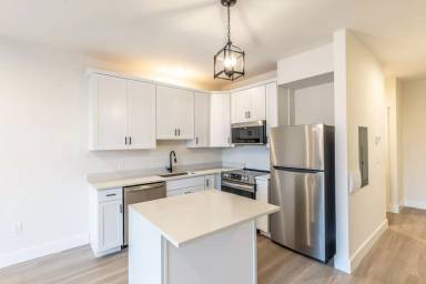 Main picture of 1135 Rose Hill Dr