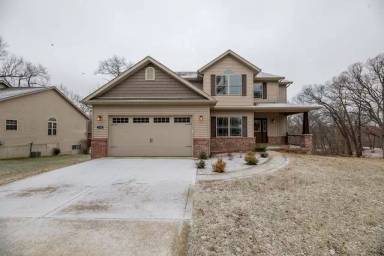Main picture of 714 Woodland Knolls Rd