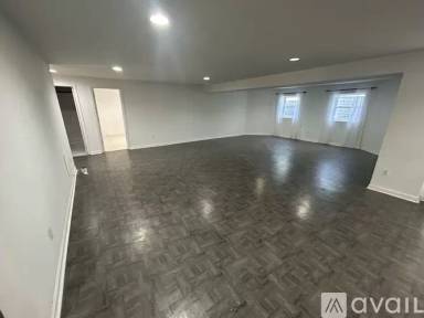 Main picture of 900 Catskill Ct NE