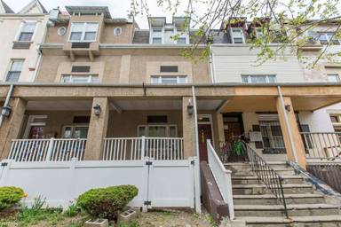 Main picture of 4437 Chestnut St
