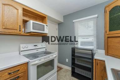 Main picture of 712-714 10th Ave SE