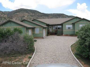 Main picture of 869 W Wipishani