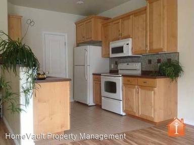 Main picture of 1918 Hollyhock Cir
