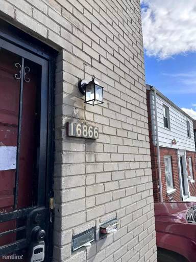 Main picture of 16866 Greenfield Rd