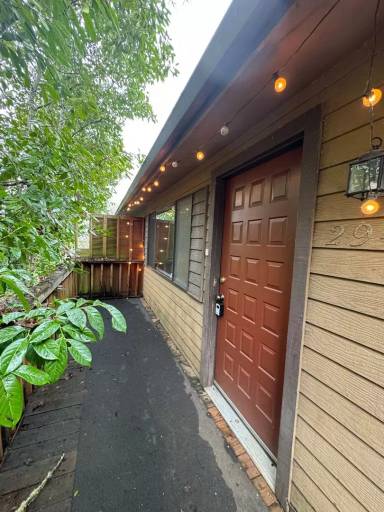 Main picture of 2941 Madison St
