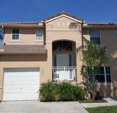 Main picture of 3202 W Buena Vista Dr