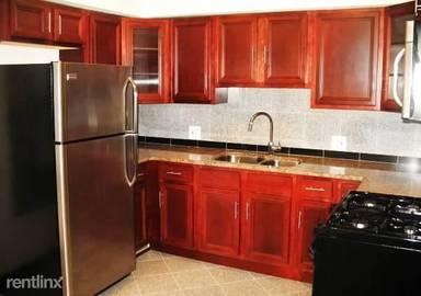 Main picture of 3204 N Nottingham Ave