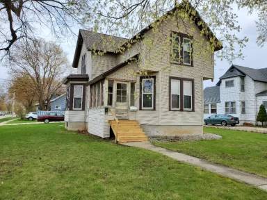 Main picture of 303 W Jefferson St