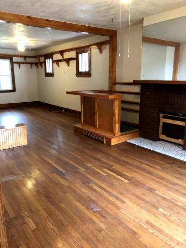 Main picture of 1408 Broadway Ave