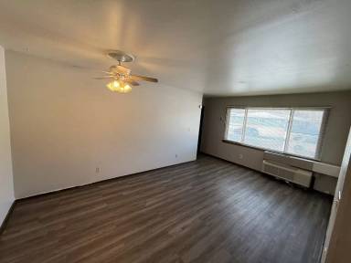 Main picture of 1710 La Crescent St