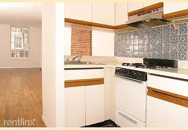 Main picture of 315 E 81st St