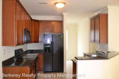 Main picture of 3812 War Hill Green