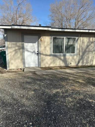 Main picture of 220 Circle Dr