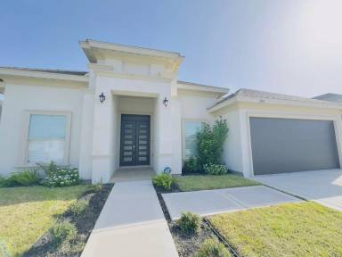 Main picture of 3021 E Bella Vista Ave