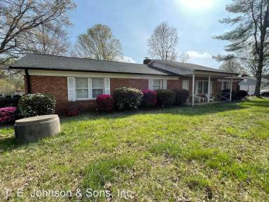 Main picture of 5375 Macy Grove Rd