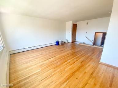 Main picture of 4905 Evanston Ave N