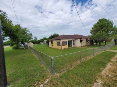 Main picture of 104 S Crook St