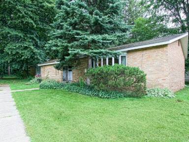 Main picture of 176 Walnut St