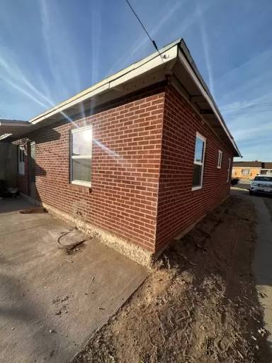 Main picture of 3508 Mobile Ave