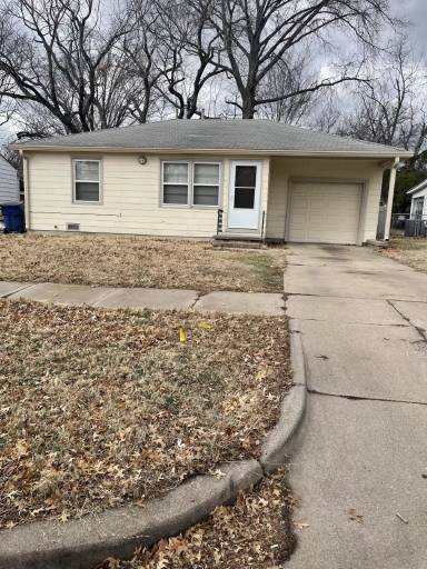 Main picture of 1001 Waverly St